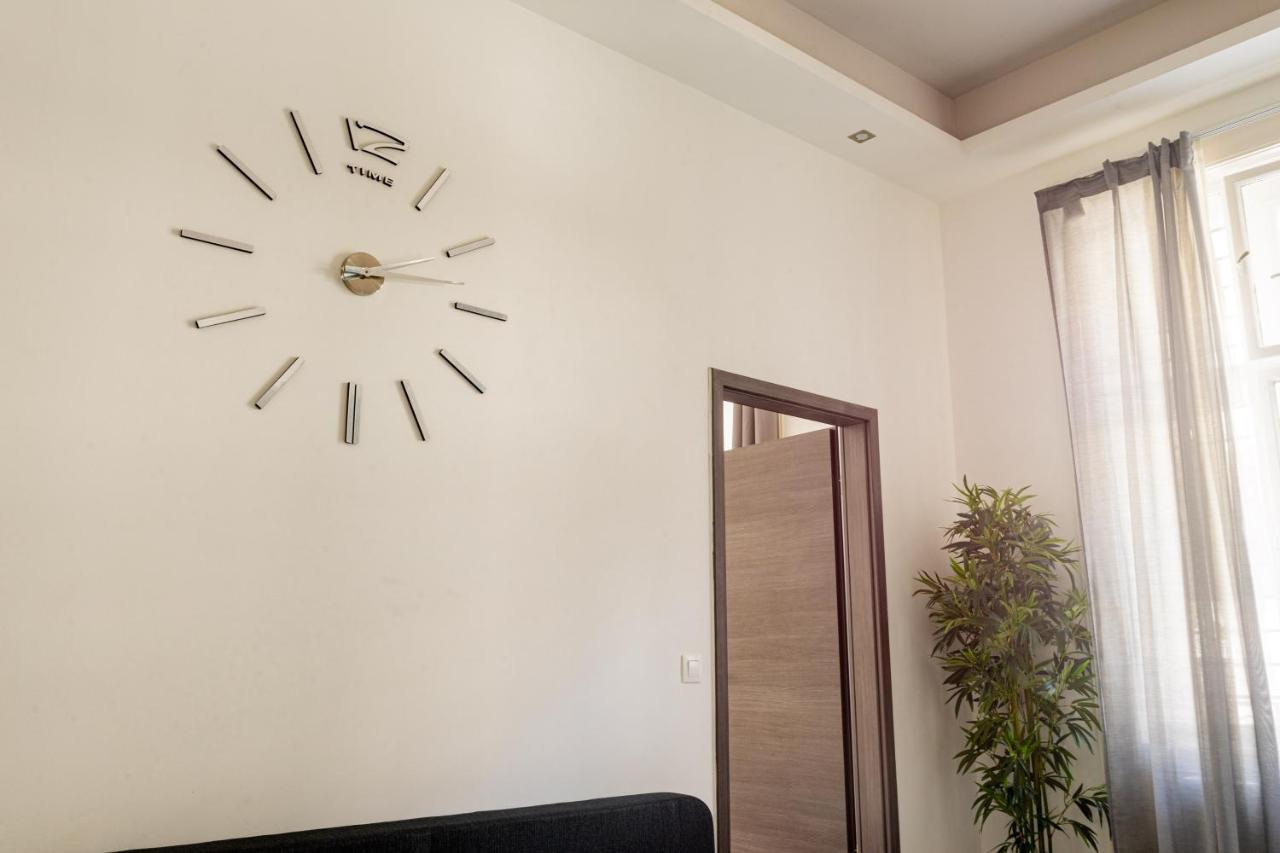 Modernized Condo At Kiraly 51 Budapeste Exterior foto