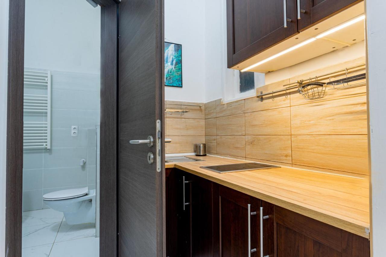 Modernized Condo At Kiraly 51 Budapeste Exterior foto